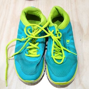 Wens athletic shoes by Champion